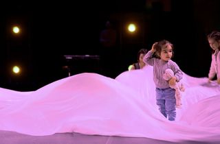 Alice tanzt – Vorstellung und tänzerische Spielwiese für die Allerjüngsten